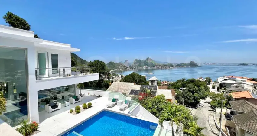 Casa de Luxo em Condomínio com 4 quartos e 1.400m², à venda em Charitas, Niterói/RJ
