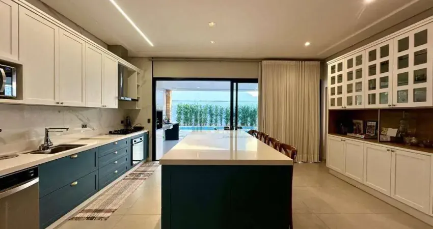 Casa com 3 suítes à venda, 300 m² por R$ 2.200 - Parque Residencial Alcântara - Londrina/PR