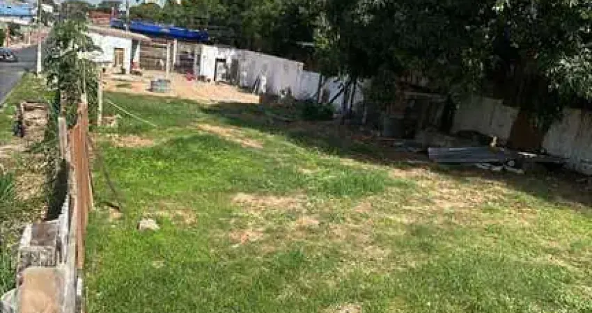 Terreno Comercial de Esquina à Venda em Cuiabá-MT na Avenida Dom Bosco - 800m² de Área