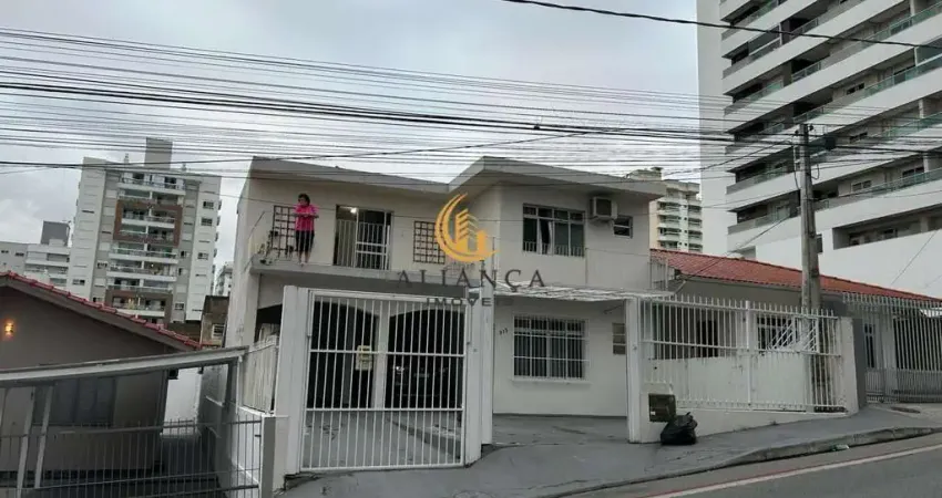 Casa com 3 quartos à venda na Rua Manoel Loureiro, Barreiros, São José
