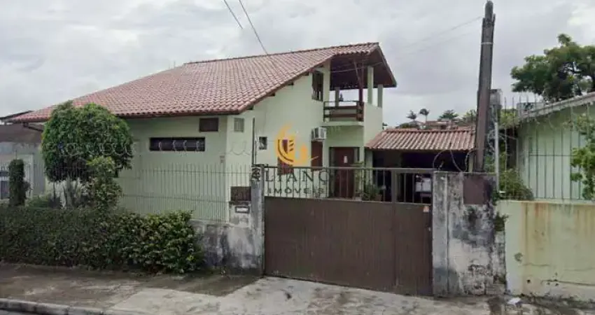 Casa com 3 quartos à venda no Barreiros, São José 