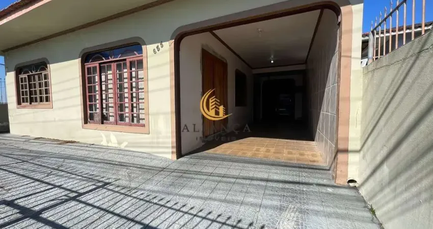 Casa com 3 quartos à venda na Rua Maria Helena Kretzer, Praia Comprida, São José