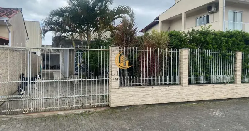 Casa com 3 quartos à venda na Rua João Martiniano Rodrigues, Praia João Rosa, Biguaçu