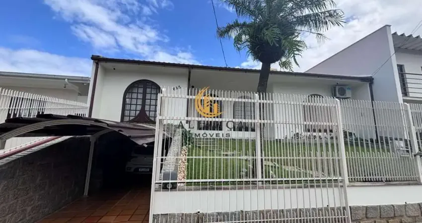Casa com 3 quartos à venda na Rua Moura, Barreiros, São José