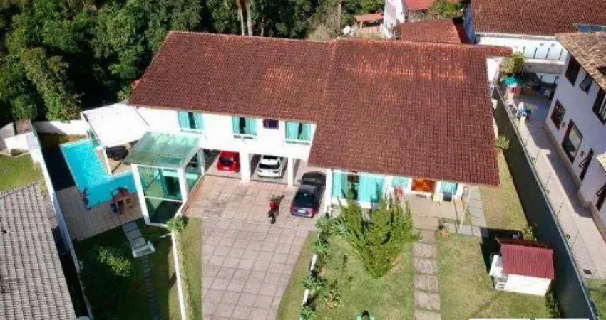 Casa com 4 dormitórios à venda, 501 m² por r$ 3.800.000,00 - tijuca - teresópolis/rj