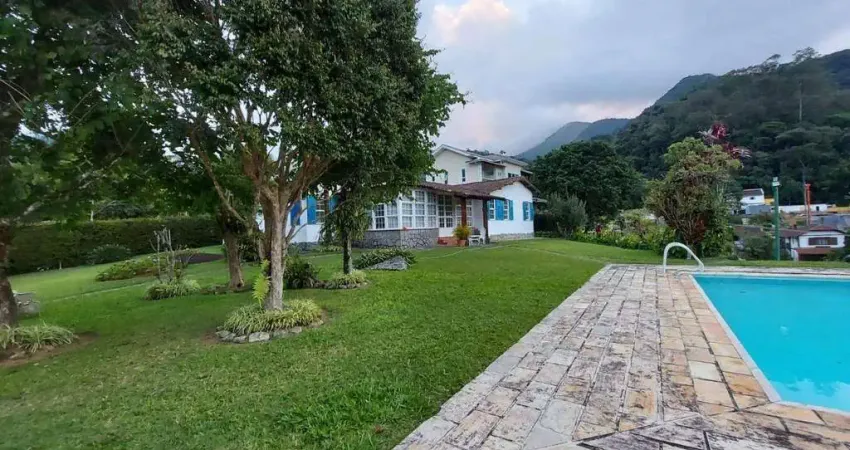 Casa com 4 dormitórios à venda, 240 m² por r$ 1.800.000 - alto - teresópolis/rj