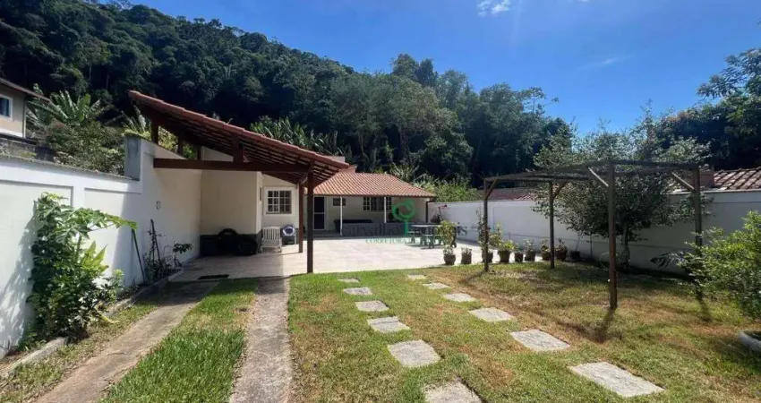 Casa em condomínio fechado com 3 quartos à venda na Avenida Mário Freire Marcello, Albuquerque, Teresópolis