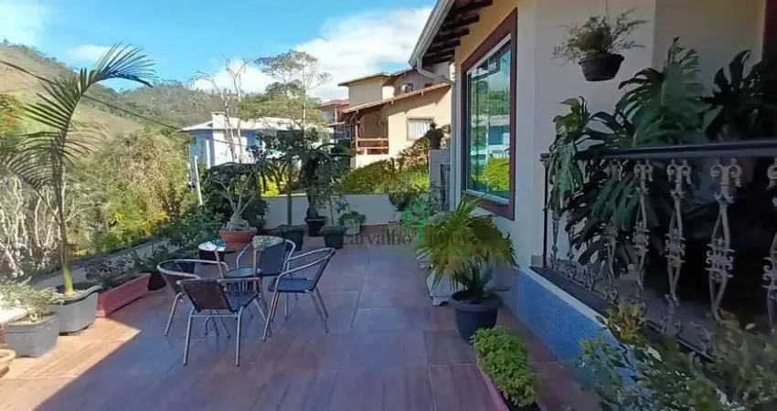 Casa com 4 dormitórios à venda, 178 m² por r$ 755.000,00 - vargem grande - teresópolis/rj