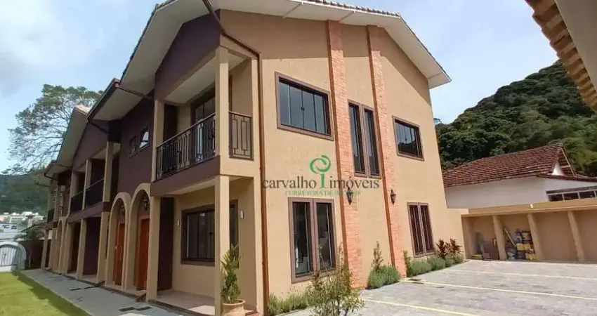 Casa com 3 dormitórios à venda, 105 m² por r$ 690.900,00 - nossa senhora de fátima - teresópolis/rj