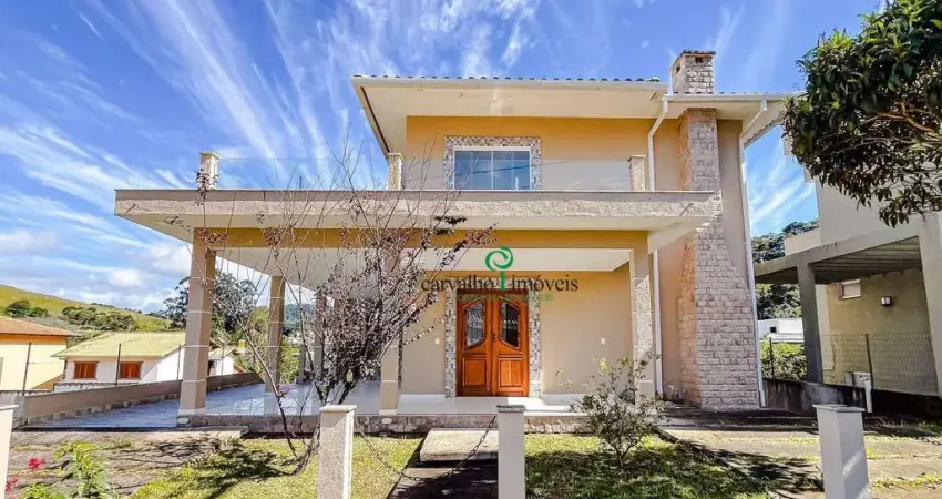 Casa com 4 dormitórios à venda, 250 m² por r$ 999.000,00 - vargem grande - teresópolis/rj