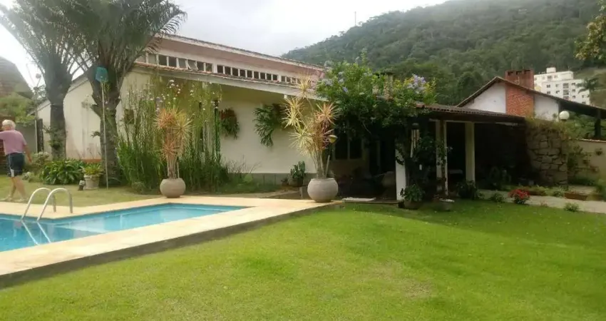 Casa com 4 dormitórios à venda, 269 m² por r$ 1.290.000,00 - albuquerque - teresópolis/rj