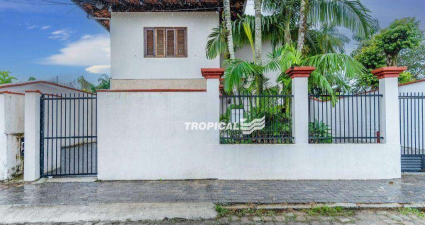 Casa com 4 dormitórios para alugar por R$ 5.079,20/mês - Garcia - Blumenau/SC