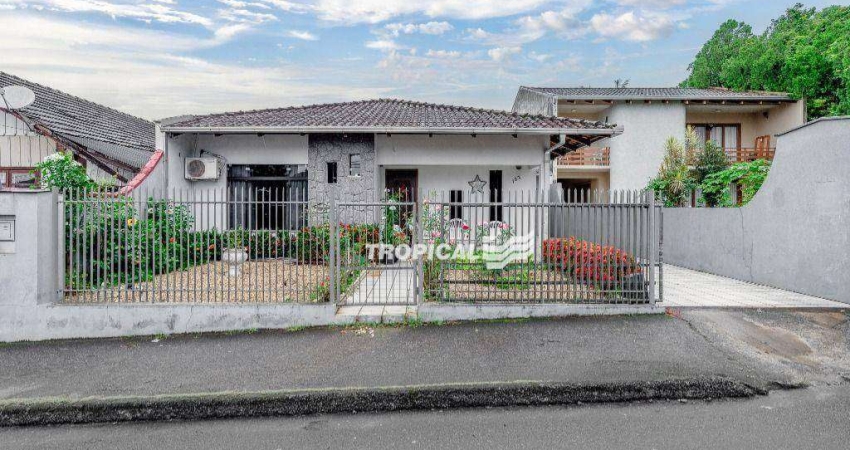 Casa com 4 dormitórios à venda, 114 m² por R$ 1.100.000,00 - Escola Agrícola - Blumenau/SC
