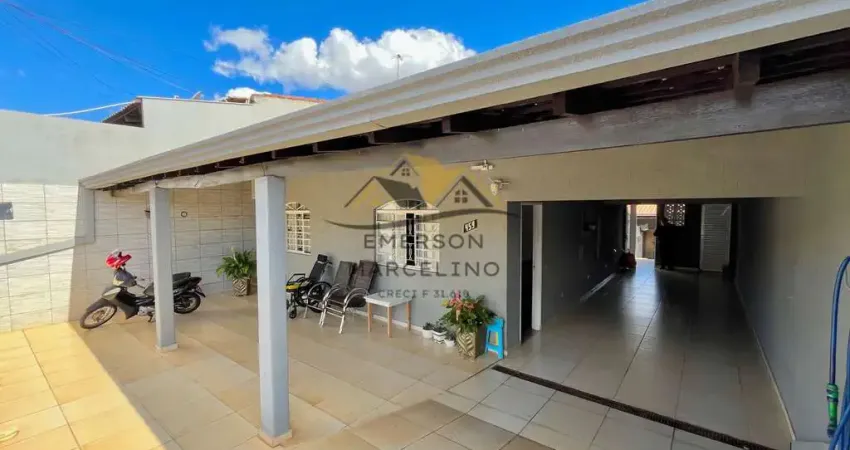 Vendo casa recem reformada com 3 dormitórios na região norte!