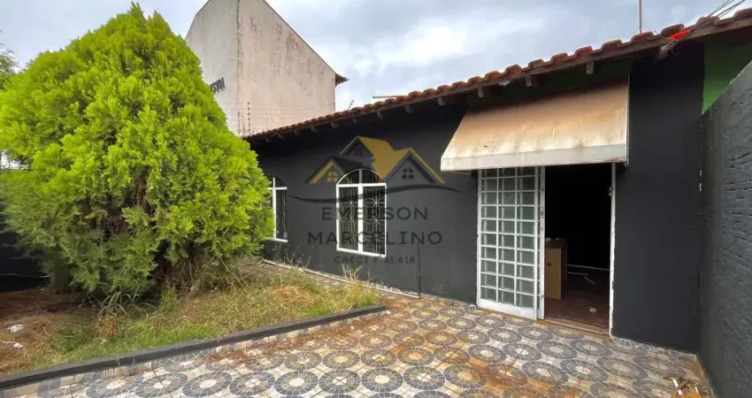 Alugo casa comercial ou residencial com terreno único em avenida