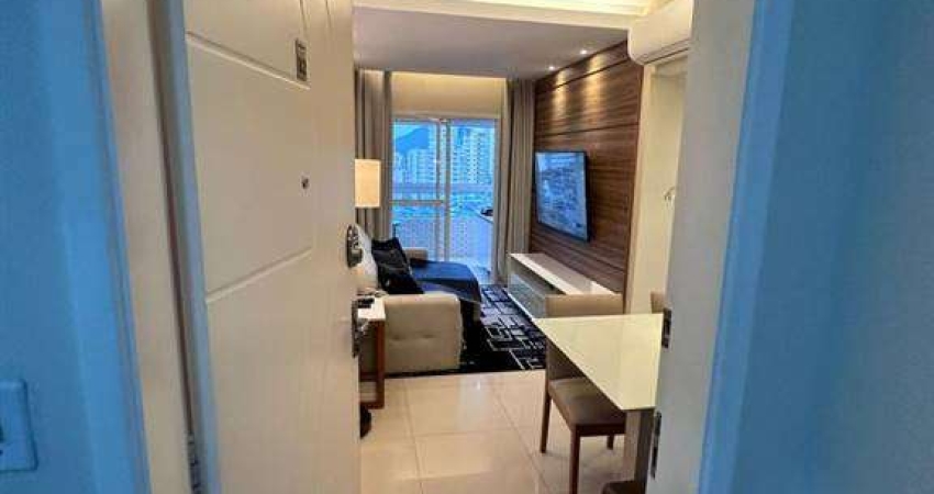 530MIL - Apartamento 2 DORM, todo SMART, com comandos via voz e APP e decoração de luxo, completamente mobiliado e equipado na Guilhermina, a 450m do mar.