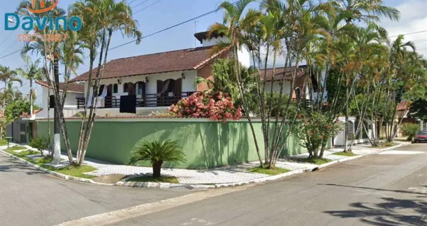 Lindo sobrado alto padrão no flórida com 4 dormitórios sendo 2 suítes com varanda, piscina a menos de 200 metros da praia