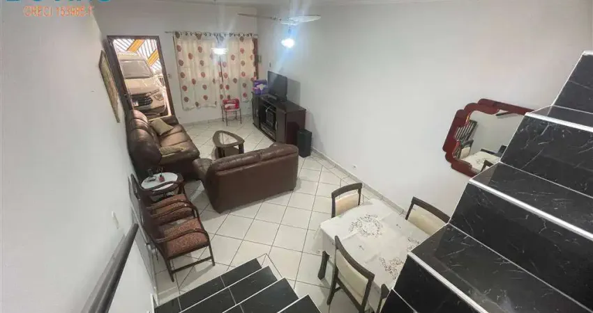 780MIL - Belíssimo Sobrado 3 Dormitórios sendo 1 Suite - Quintal Grande -  Mobiliado  100 metros da Praia da Guilhermina.