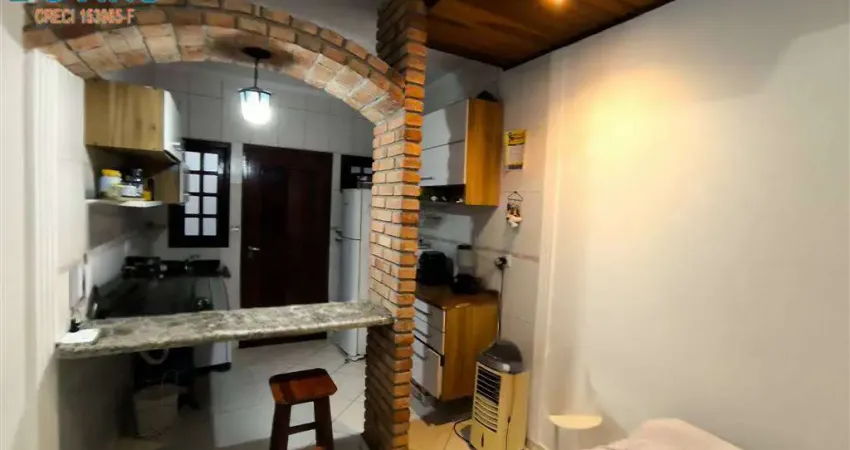 SOBRADO EM CONDOMÍNIO - 2 QUARTOS 1 SUÍTE - 200 METROS DO MAR