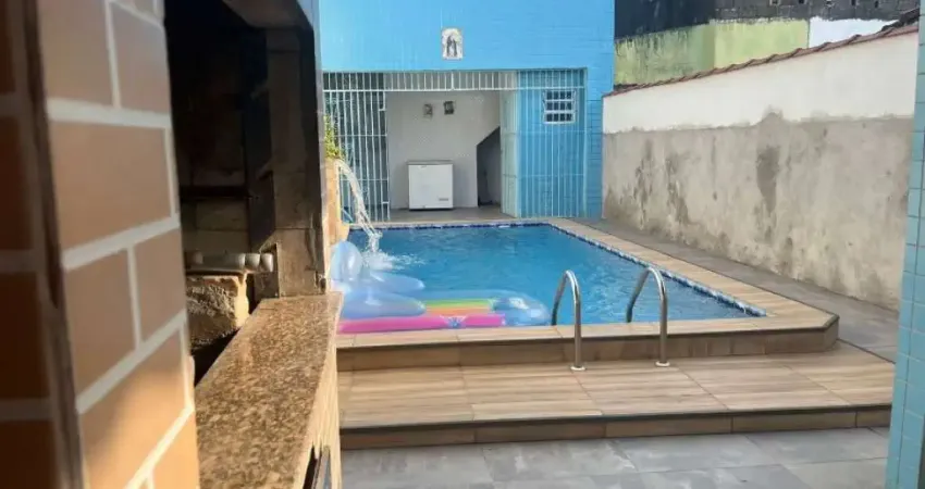 Casa com Piscina e Churrasqueira 2 dormitórios Edícula nos
Fundos