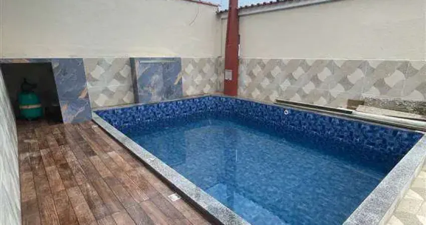 CASA COM PISCINA NA QUADRA DA PRAIA DO CAIÇARA ESPAÇO GOURMET EXCELENTE ESTADO ACEITA BANCO