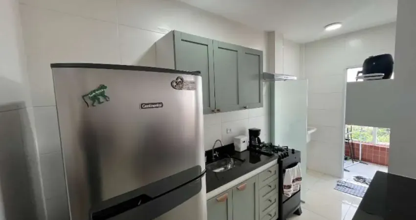 Apartamento Mobiliado- 100 metros da Praia do Maracanã, 2 quartos,1 com suíte, sacada gourmet, vista mar, piscina.