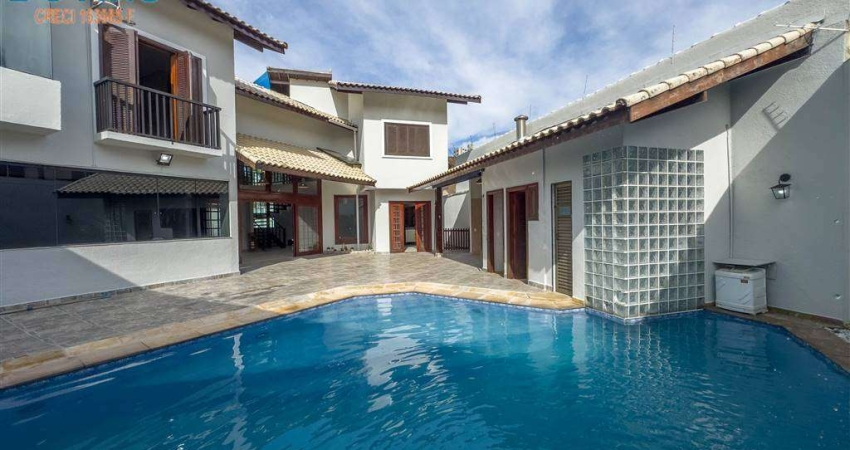 MANSÃO NO CANTO DO FORTE 5 SUITES 4 VAGAS LAZER COM PISCINA ESPAÇO GOURMET COM CHURRASQUEIRA PRIVATIVOS.