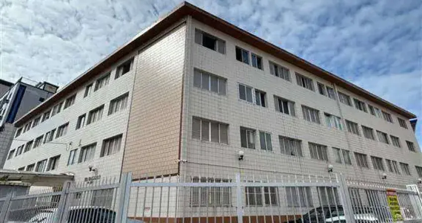 Kitnet porteira fechada no 2º andar – 1 dormitório com vista livre e próxima ao mar!