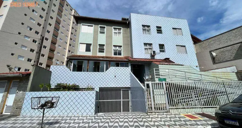 Apartamento no primeiro andar com quintal privativo sala e cozinha integradas há 250 metros do mar da vila caiçara pertinho da feirinha de artesanato