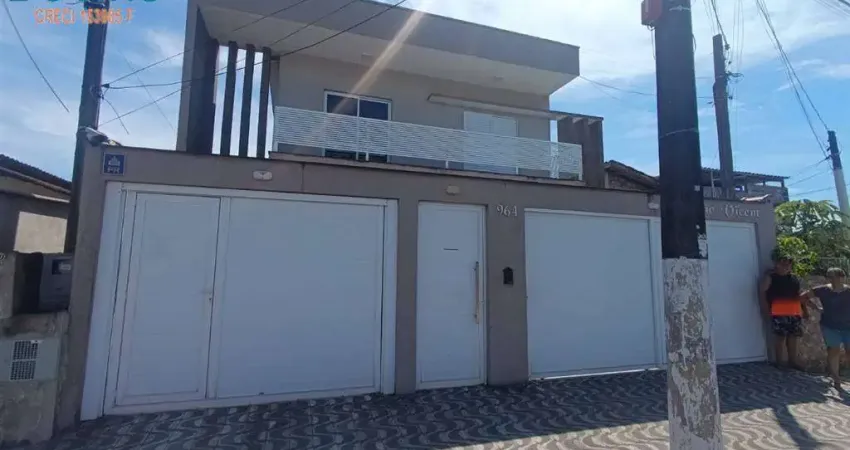 Casa de condominio com quintal e churrasqueira privativa no centro da ocian