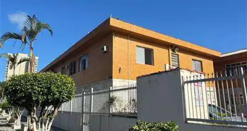 190mil kitnet porteira fechada próxima a praia da vila caiçara