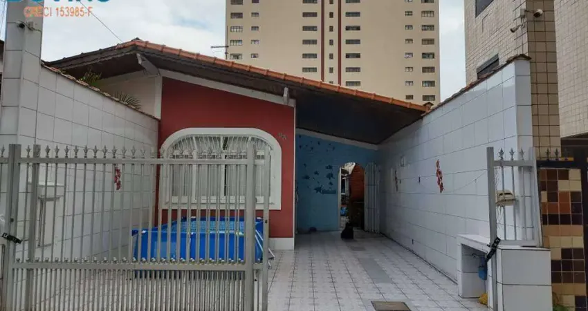 Casa geminada, com 2 dormitórios, 100 metros da praia, no centrinho da vila caiçara, aceita financiamento bancário, fgts, minha casa minha vida