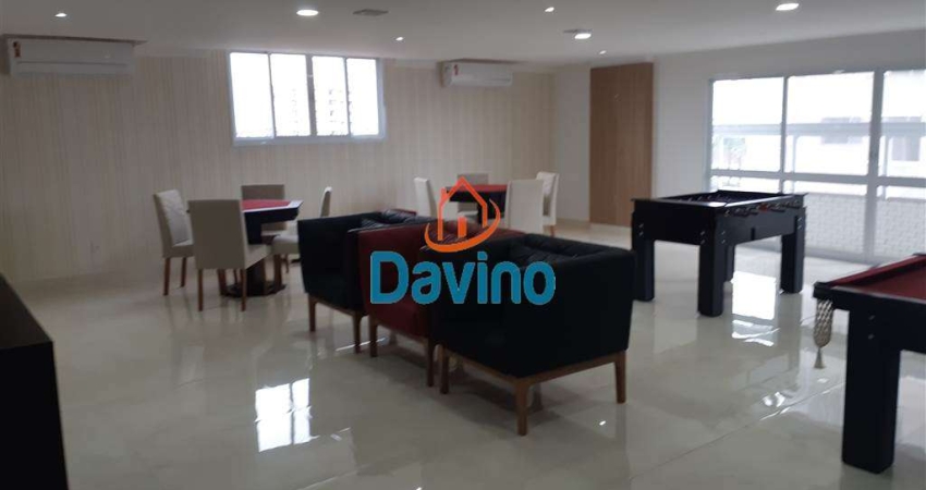 APARTAMENTO PORTEIRA FECHADA - 2 DORMITÓRIOS UM SUÍTE SACADA GOURMET COM CHURRASQUEIRA PRAIA DA VILA GUILHERMINA FRENTE RUA