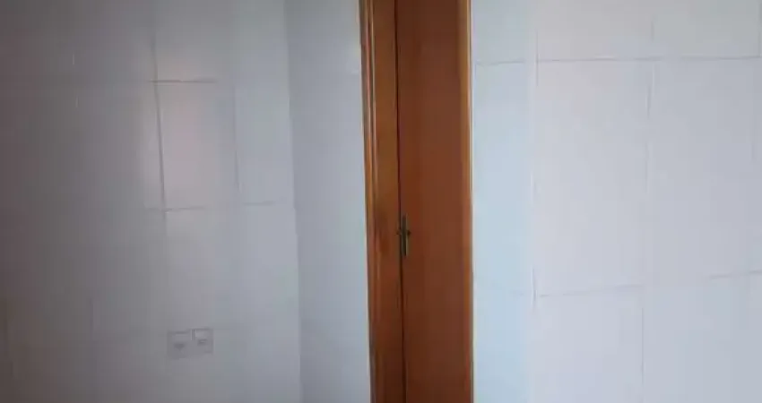 Casa com 3 Quarto(s) e 2 banheiro(s) para Alugar, 80 m² por R$ 1430 / Mês