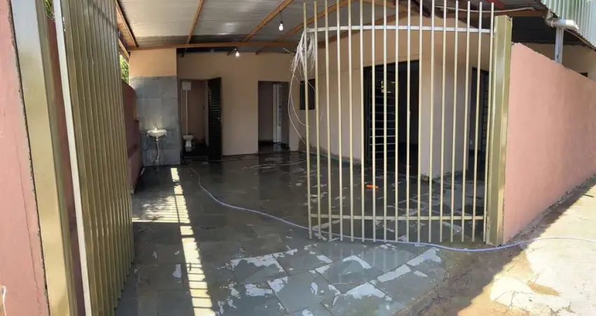 Apartamento com 1 Quarto(s) e 3 banheiro(s) para Alugar, 120 m² por R$ 900 / Mês
