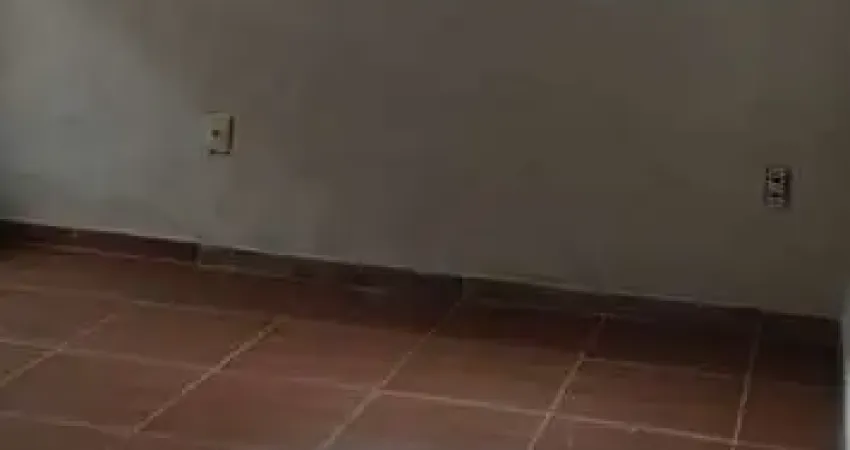 Casa com 2 quarto(s) e 1 banheiro(s) para alugar, 70 m² por r$ 990 / mês