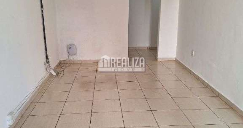 Casa com 1 Quarto(s) e 1 banheiro(s) para Alugar, 32 m² por R$ 1112 / Mês