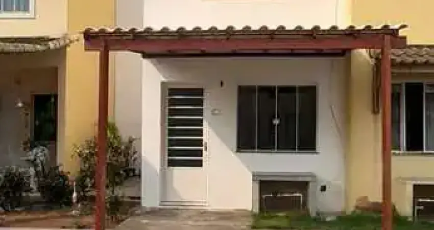 Apartamento com 3 Quarto(s) e 2 banheiro(s) para Alugar, 140 m² por R$ 1090 / Mês