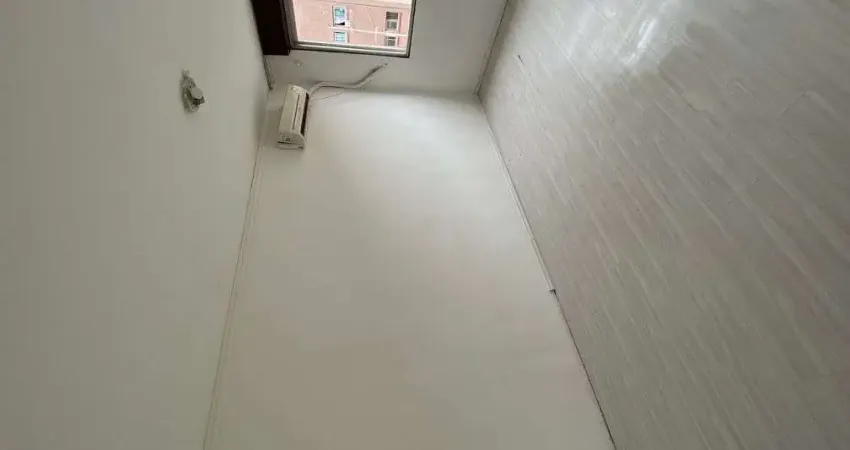 Apartamento com 2 Quarto(s) e 1 banheiro(s) para Alugar, 65 m² por R$ 950 / Mês