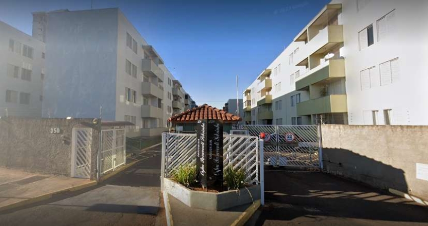 Apartamento com 3 Quarto(s) e 1 banheiro(s) para Alugar, 70 m² por R$ 2035 / Mês