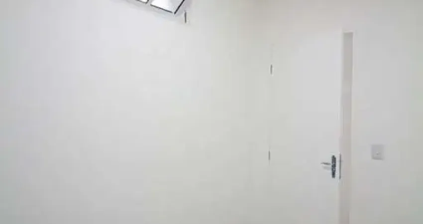 Apartamento com 1 Quarto(s) e 1 banheiro(s) para Alugar, 30 m² por R$ 950 / Mês