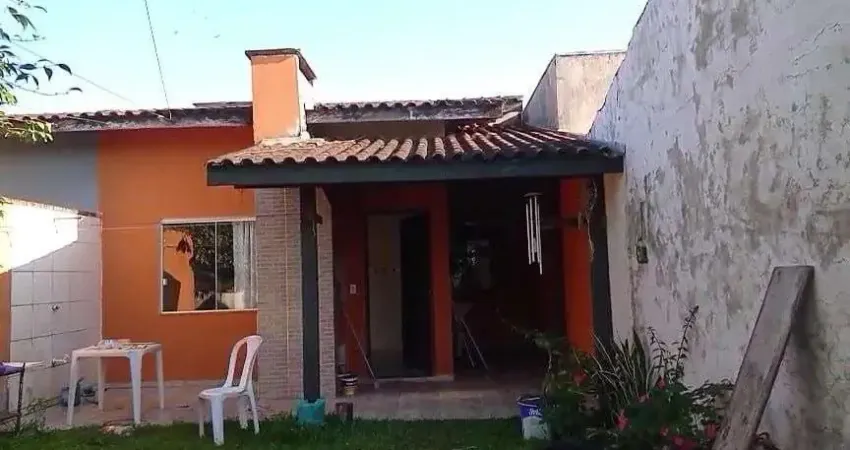 Casa com 3 Quarto(s) e 2 banheiro(s) para Alugar, 46 m² por R$ 1500 / Mês