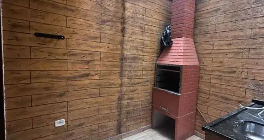Casa com 3 Quarto(s) e 3 banheiro(s) para Alugar, 130 m² por R$ 2300 / Mês
