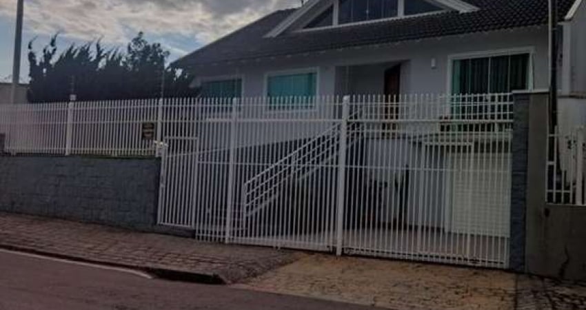Casa com 3 Quarto(s) e 2 banheiro(s) para Alugar, 400 m² por R$ 4950 / Mês