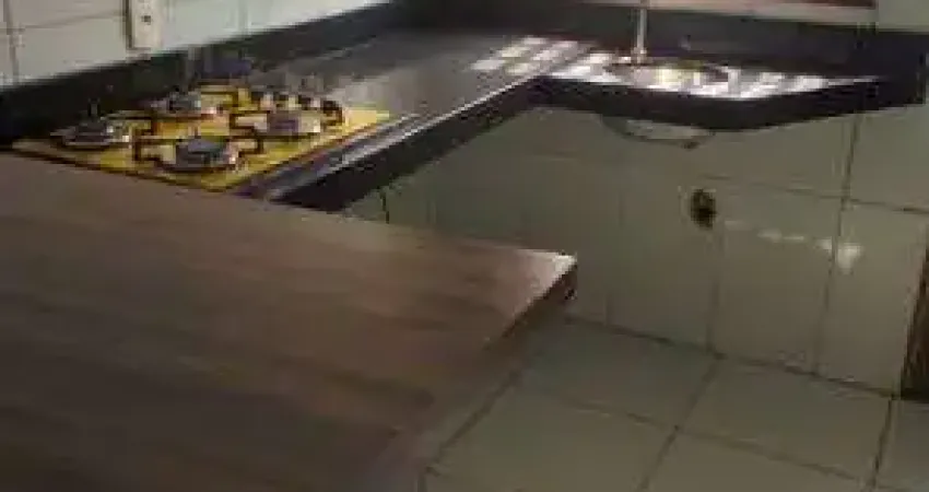 Casa com 2 Quarto(s) e 2 banheiro(s) para Alugar, 60 m² por R$ 1100 / Mês