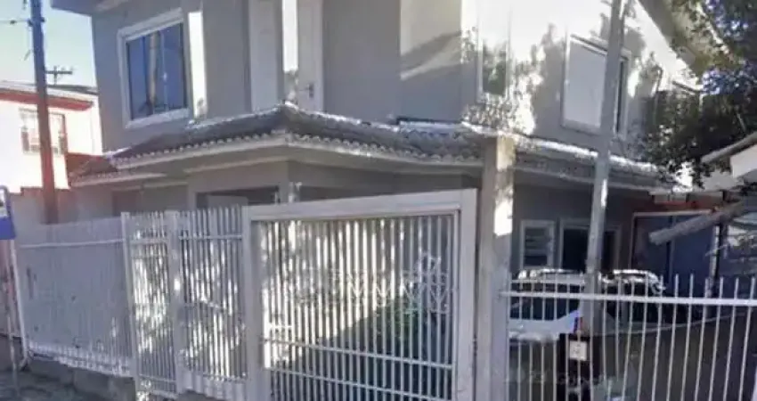 Casa com 2 quarto(s) e 2 banheiro(s) para alugar, 160 m² por r$ 2400 / mês