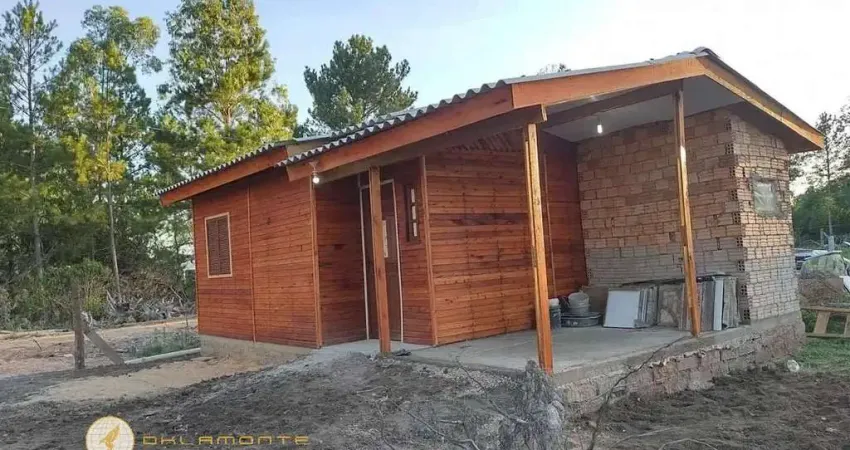 Casa com 2 quarto(s) e 1 banheiro(s) para alugar, 48 m² por r$ 880 / mês