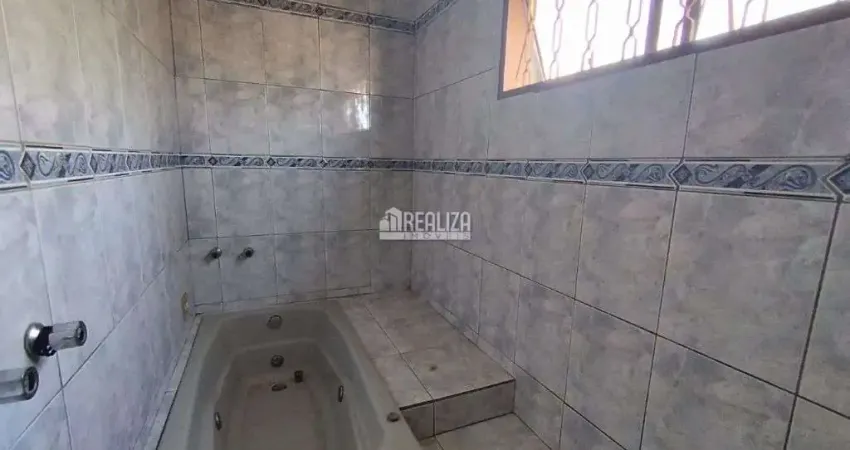 Casa com 4 quarto(s) e 3 banheiro(s) para alugar, 200 m² por r$ 3090 / mês