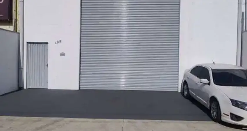 Casa com 6 quarto(s) e 3 banheiro(s) para alugar, 250 m² por r$ 6455 / mês