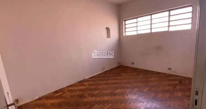 Casa com 3 quarto(s) e 2 banheiro(s) para alugar, 90 m² por r$ 1500 / mês